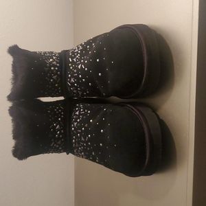 Womens uggs size 9
